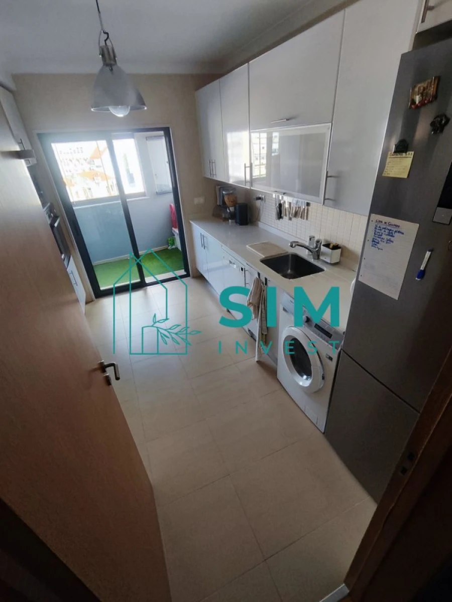 Apartamento T4 para Venda em Ajuda Foto 8