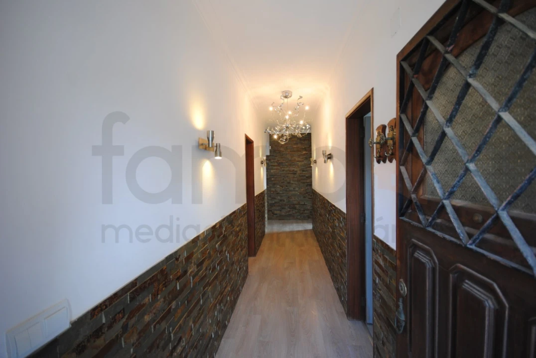 Moradia T6 para Venda em Porto Salvo Foto 6