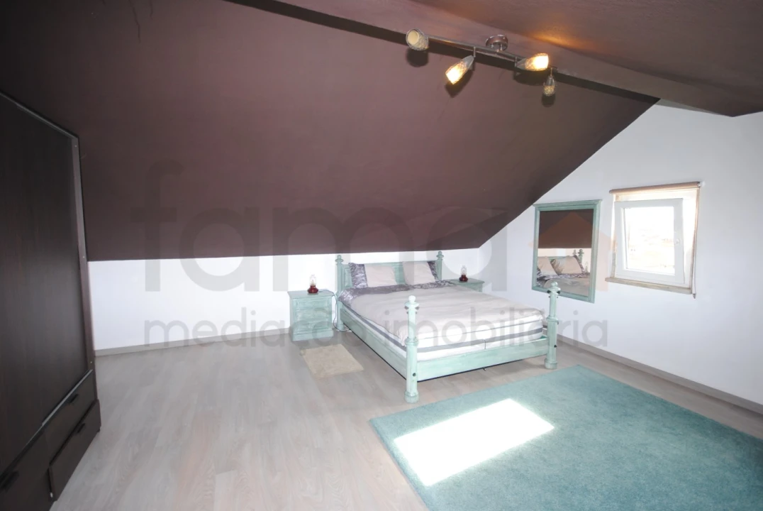 Moradia T6 para Venda em Porto Salvo Foto 19