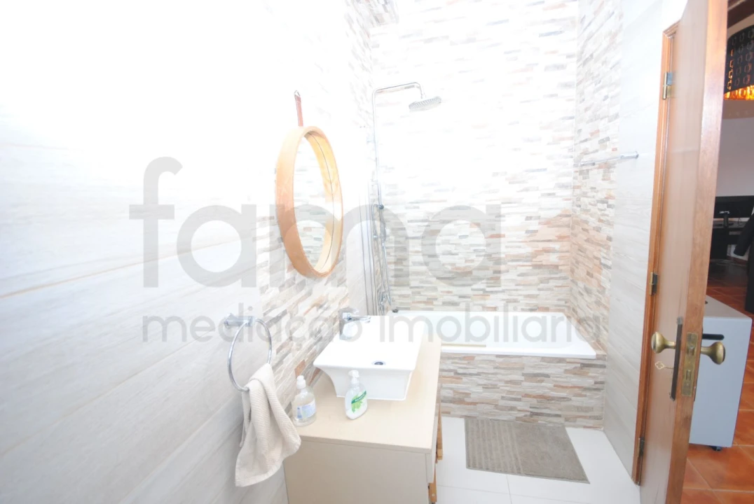 Moradia T6 para Venda em Porto Salvo Foto 40