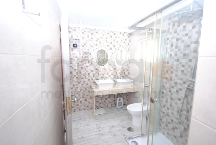 Moradia T6 para Venda em Porto Salvo Foto 14