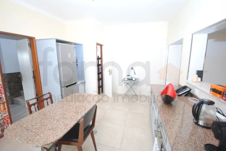 Moradia T6 para Venda em Porto Salvo Foto 25