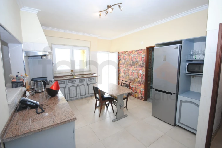 Moradia T6 para Venda em Porto Salvo Foto 27