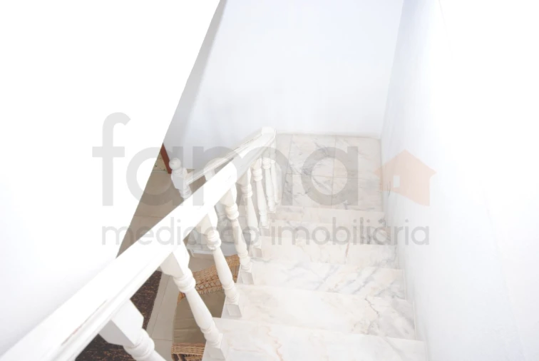 Moradia T6 para Venda em Porto Salvo Foto 33