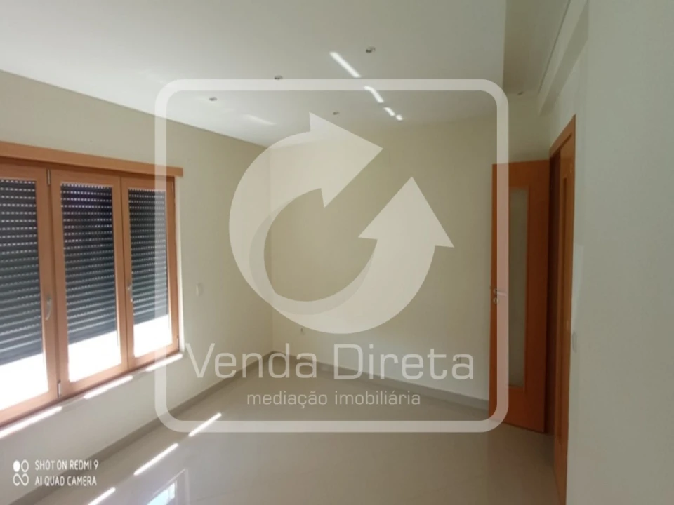 Apartamento T4 para Venda em Pinhal Novo Foto 4
