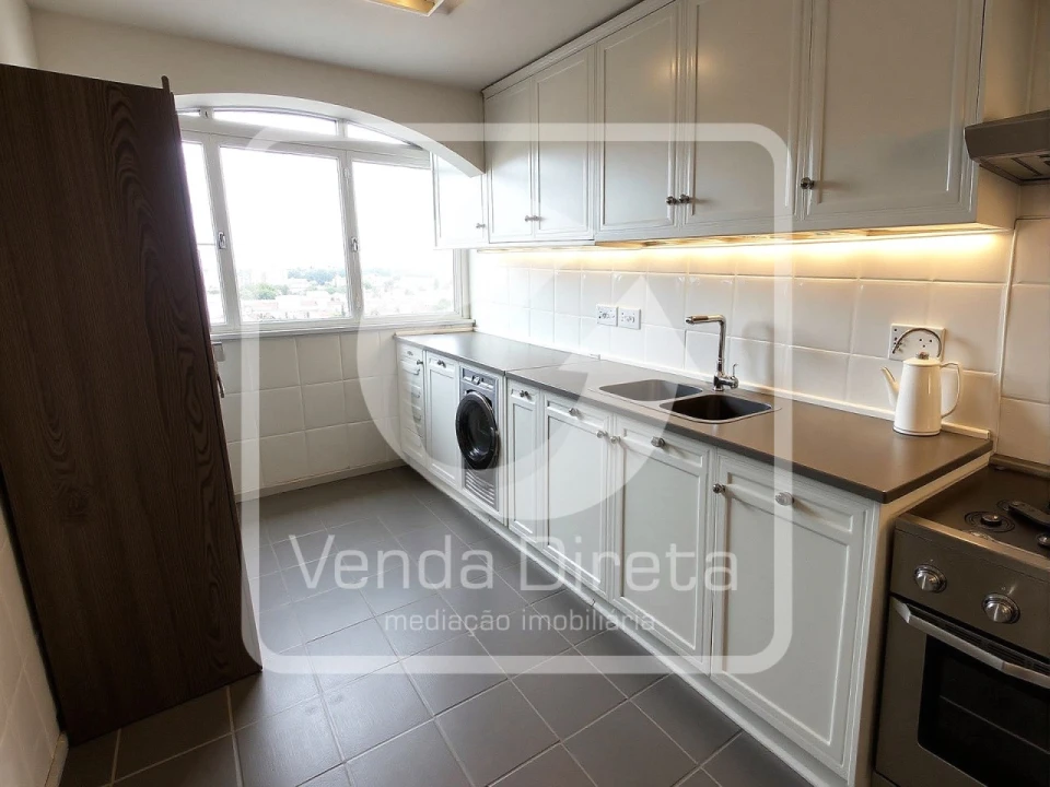 Apartamento T2 para Venda em Corroios Foto 9