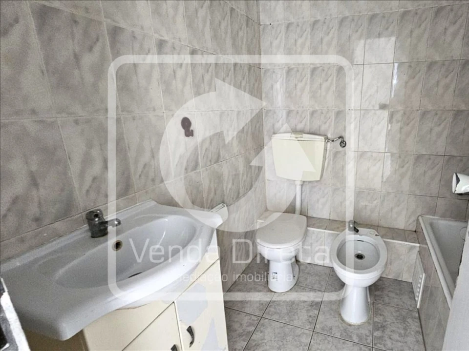 Apartamento T2 para Venda em Corroios Foto 18