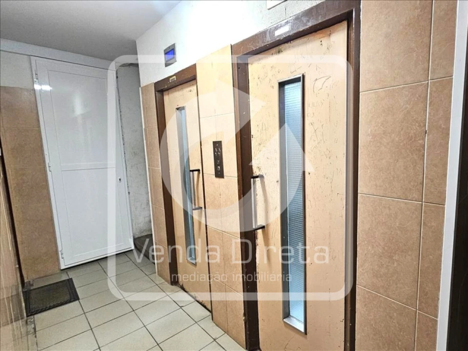 Apartamento T2 para Venda em Corroios Foto 19