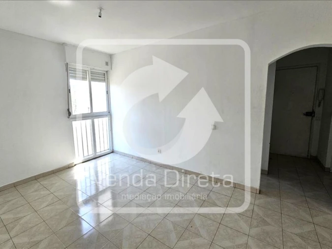 Apartamento T2 para Venda em Corroios Foto 5
