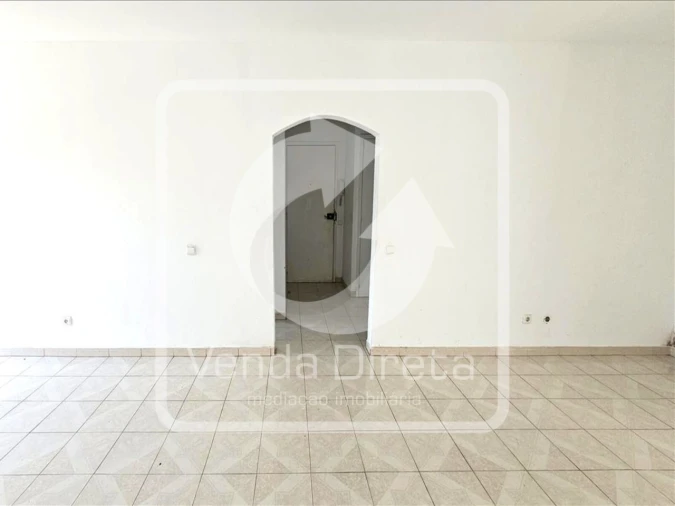 Apartamento T2 para Venda em Corroios Foto 6