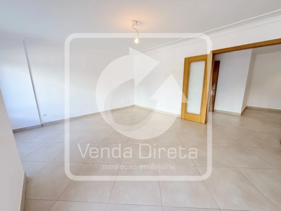 Apartamento T2 para Venda em Loule (São Clemente) Foto 7