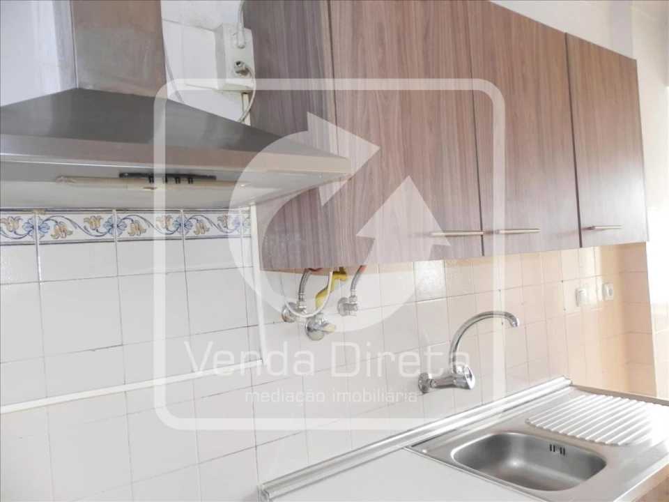 Apartamento T2 para Venda em Cacém e São Marcos Foto 8