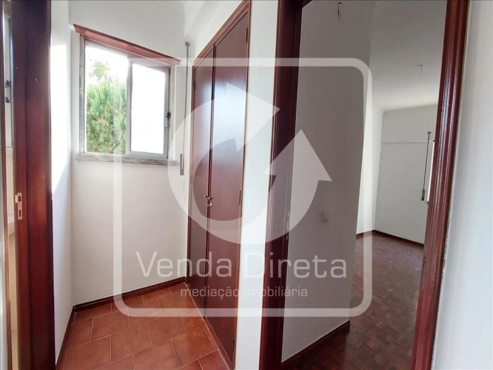 Apartamento T2 para Venda em Queluz e Belas Foto 13