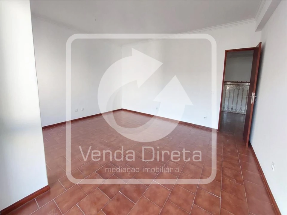Apartamento T2 para Venda em Queluz e Belas Foto 6