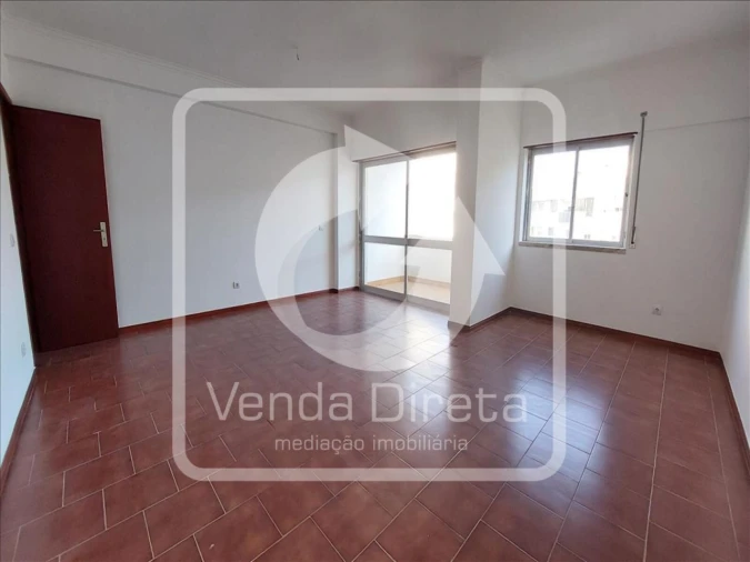 Apartamento T2 para Venda em Queluz e Belas Foto 4