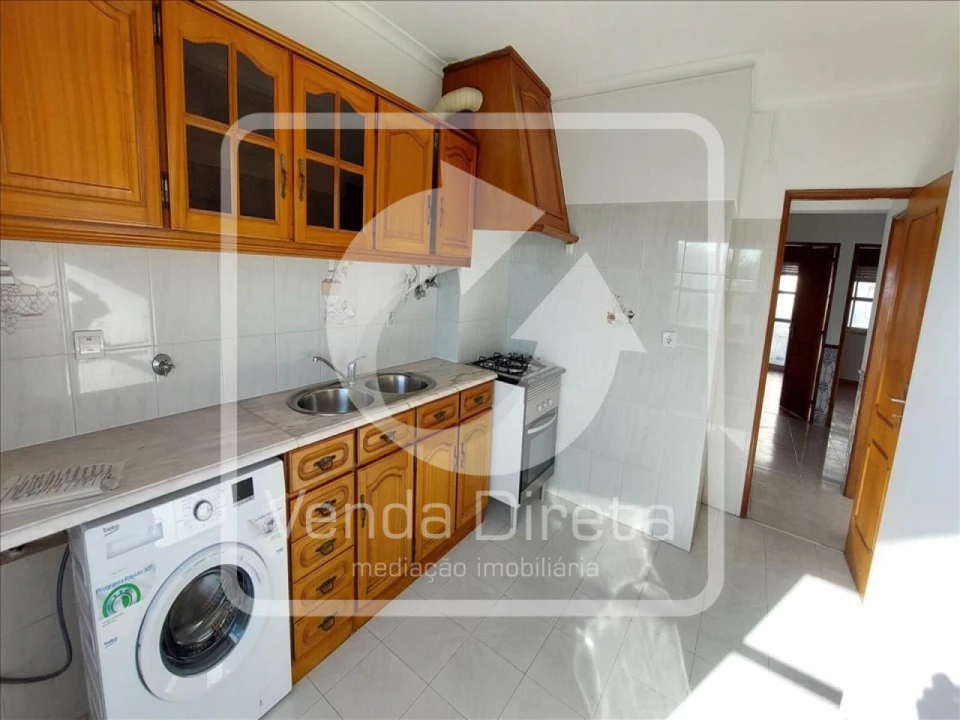 Apartamento T2 para Venda em Algueirão-Mem Martins Foto 1