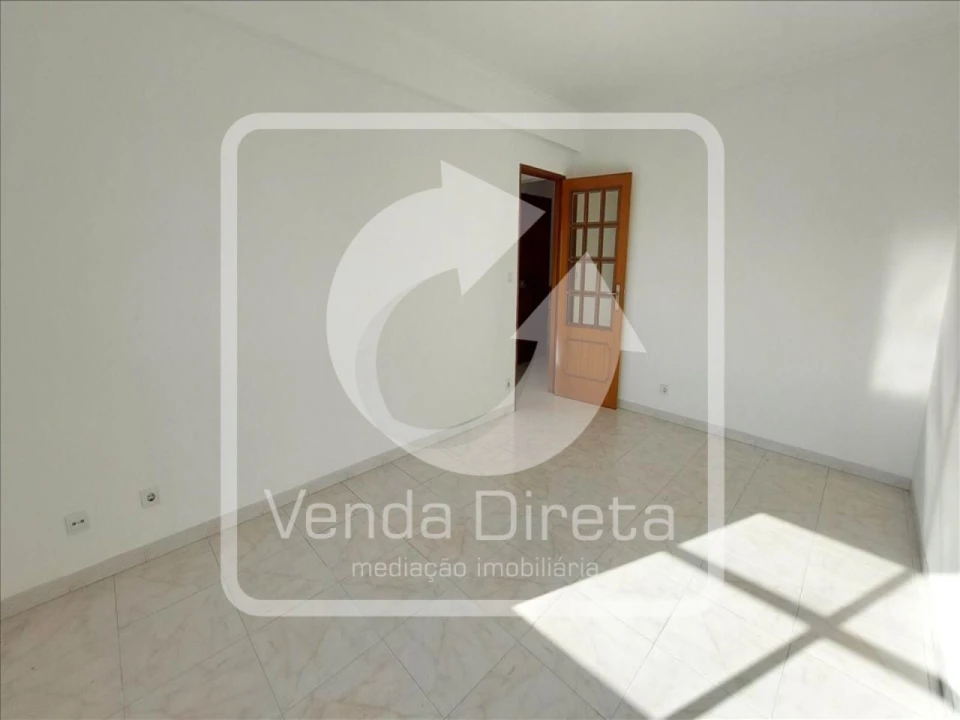 Apartamento T2 para Venda em Algueirão-Mem Martins Foto 9