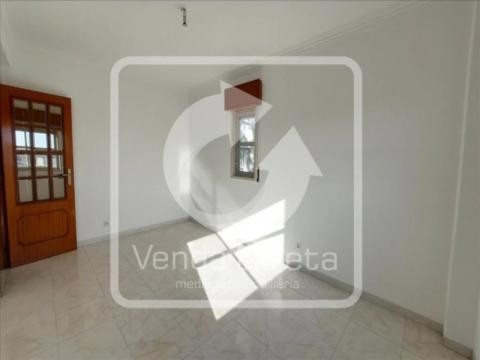 Apartamento T2 para Venda em Algueirão-Mem Martins Foto 11