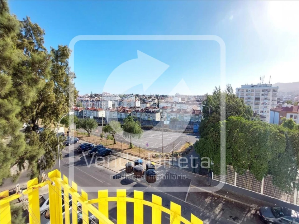 Apartamento T2 para Venda em Algueirão-Mem Martins Foto 18