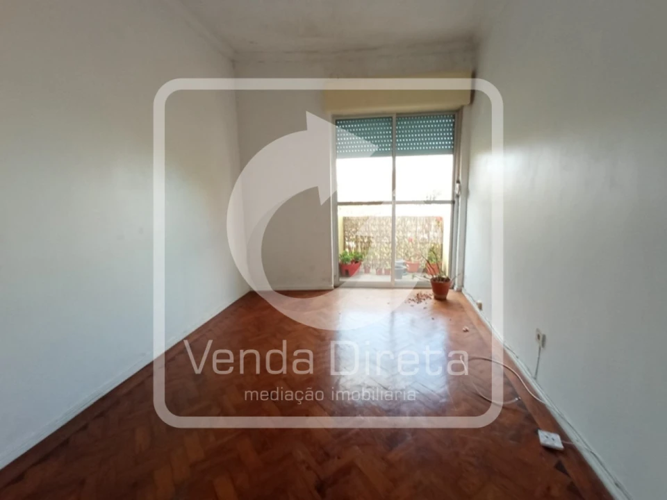 Apartamento T2 para Venda em Carnaxide e Queijas Foto 12