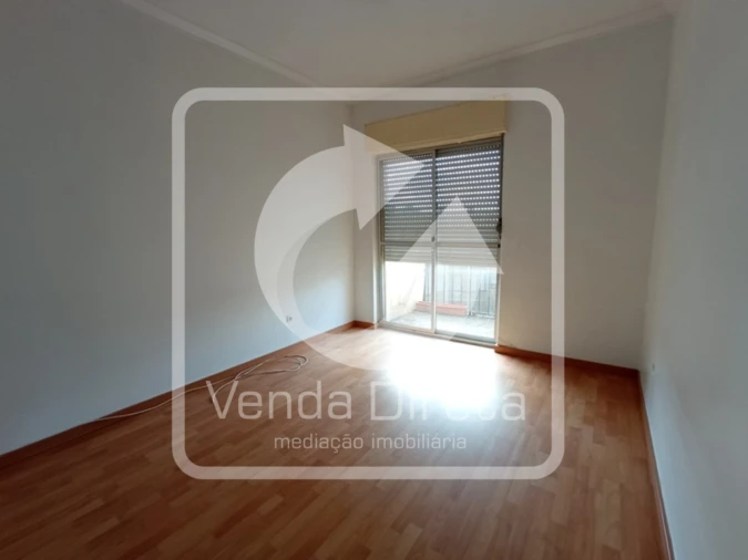 Apartamento T2 para Venda em Carnaxide e Queijas Foto 10