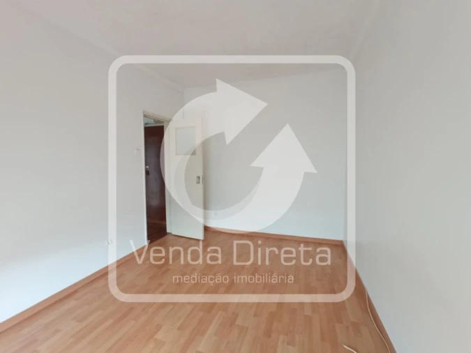 Apartamento T2 para Venda em Carnaxide e Queijas Foto 11