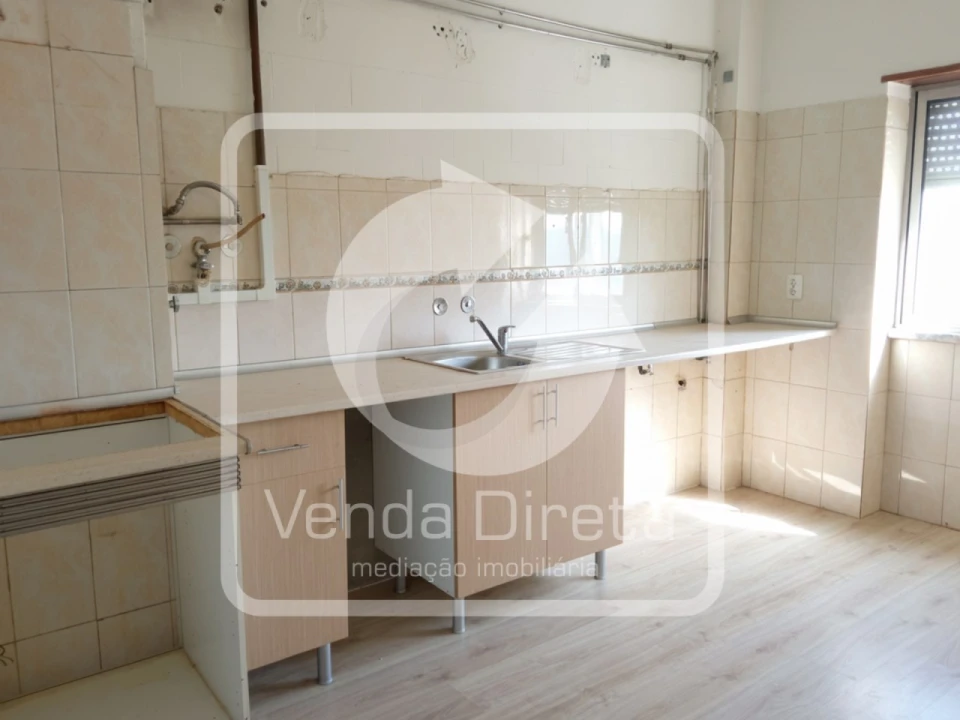 Apartamento T2 para Venda em Amora Foto 7