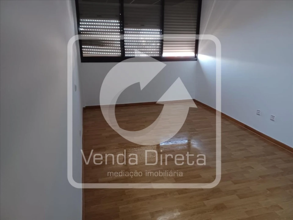 Apartamento T3 para Venda em Amora Foto 3