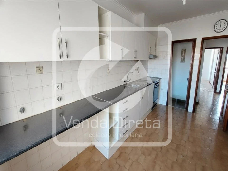 Apartamento T2 para Venda em Queluz e Belas Foto 6