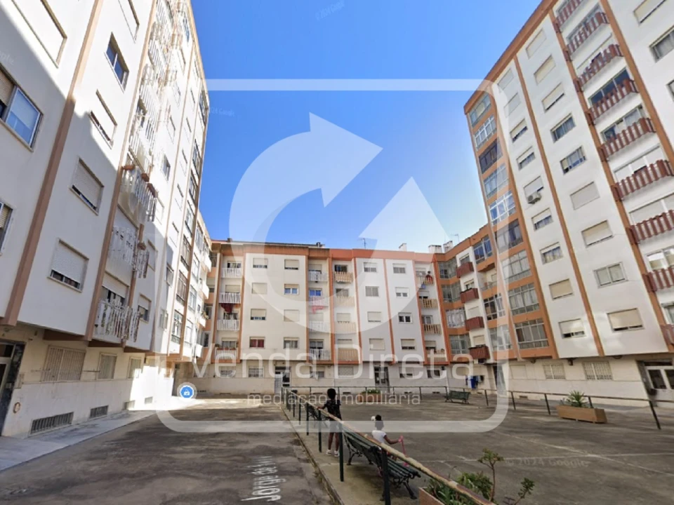 Apartamento T2 para Venda em Queluz e Belas Foto 12