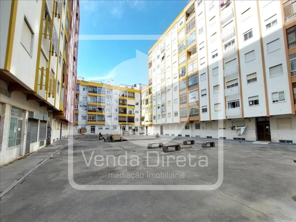 Apartamento T2 para Venda em Queluz e Belas Foto 19