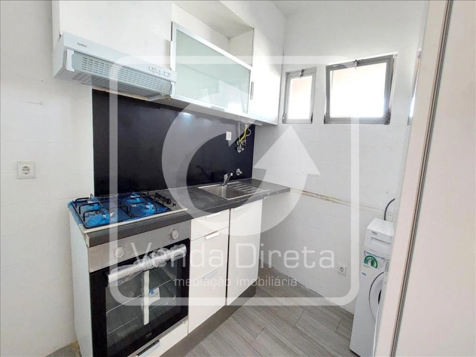 Apartamento T3 para Venda em Algueirão-Mem Martins Foto 2
