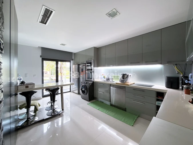 Apartamento T3 para Venda em Nossa Sra de Fatima Foto 2