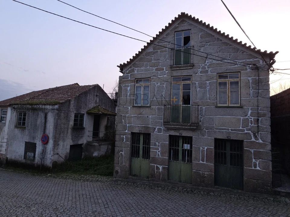 Moradia T3 para Venda em Cabanas de Viriato Foto 5