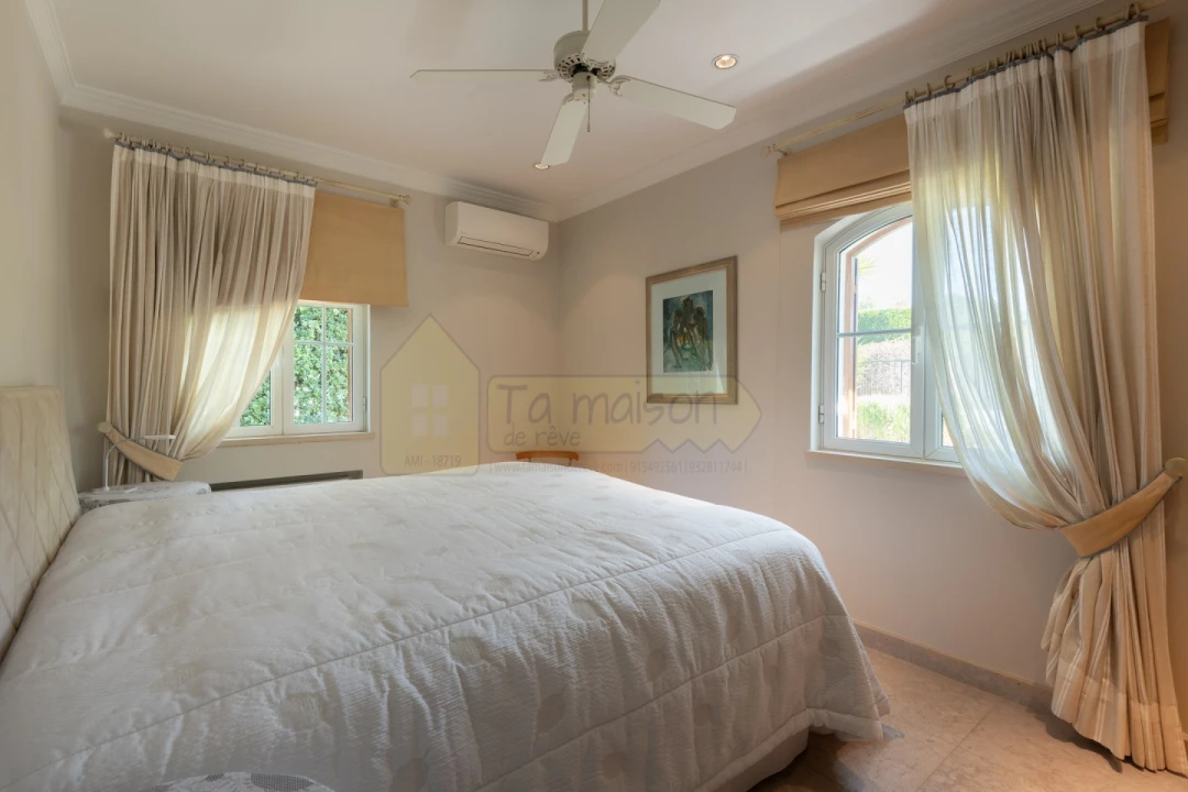 Moradia T5 para Venda em Quarteira Foto 10