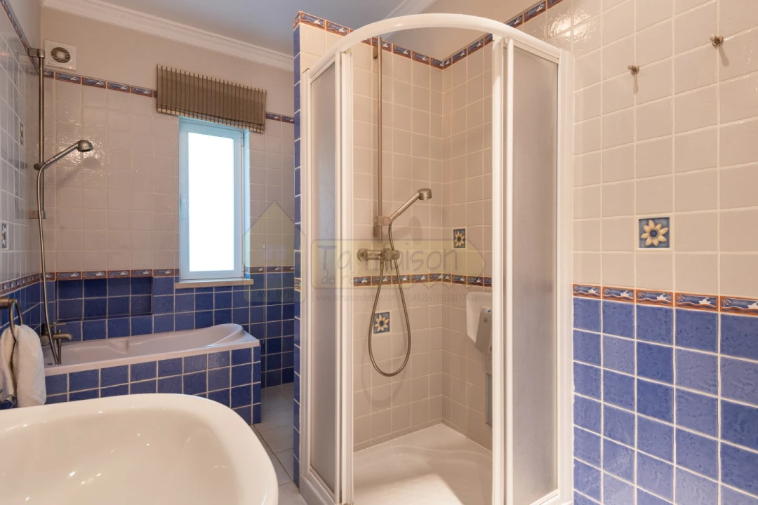 Moradia T5 para Venda em Quarteira Foto 11