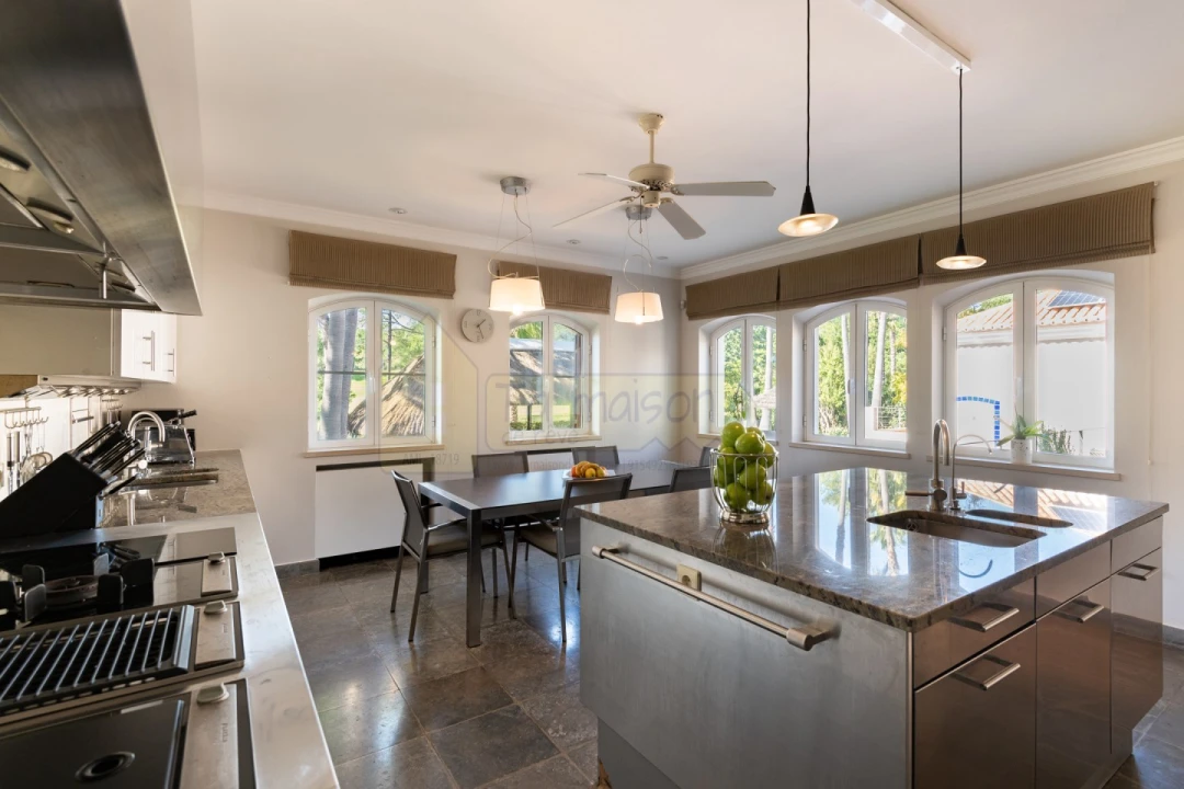 Moradia T5 para Venda em Quarteira Foto 7