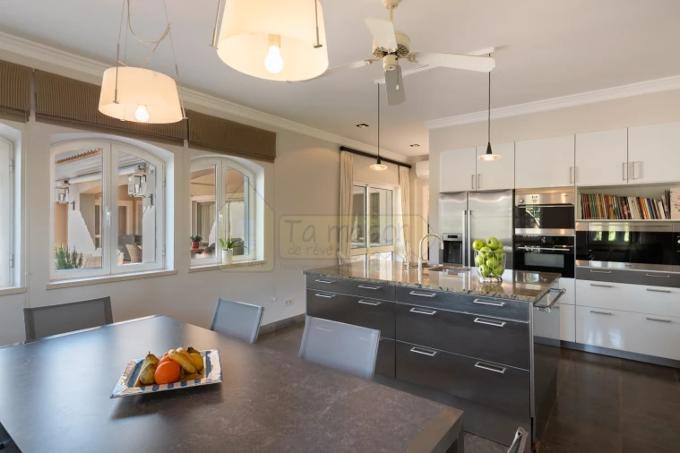 Moradia T5 para Venda em Quarteira Foto 9