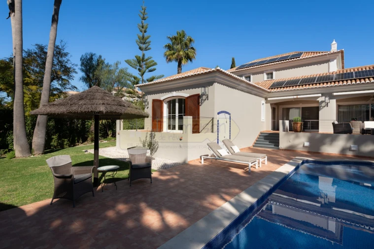 Moradia T5 para Venda em Quarteira Foto 26