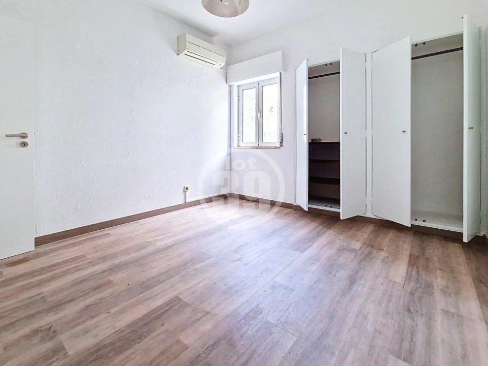 Apartamento T2 para Venda em Albufeira e Olhos de Água Foto 17