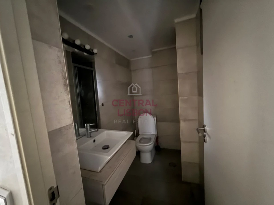 Apartamento T4 para Venda em Arroios Foto 15