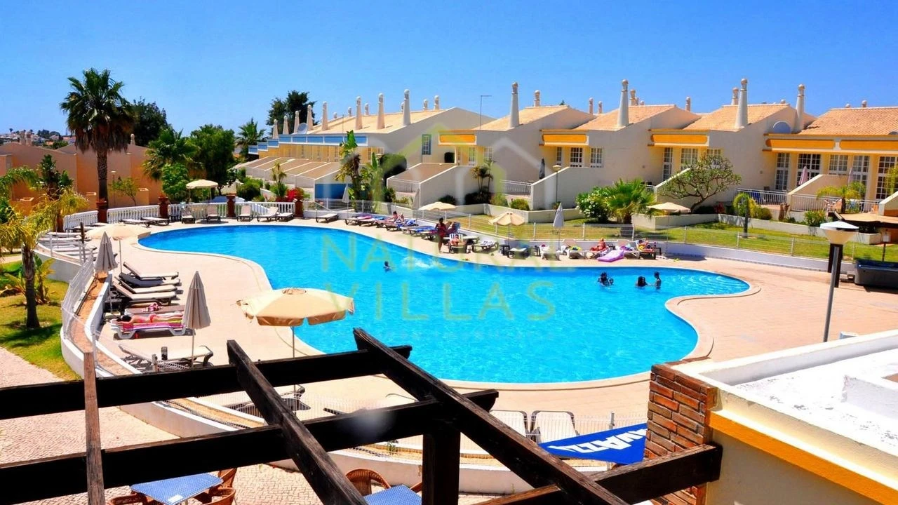 Moradia para Venda em Albufeira e Olhos de Água Foto 1