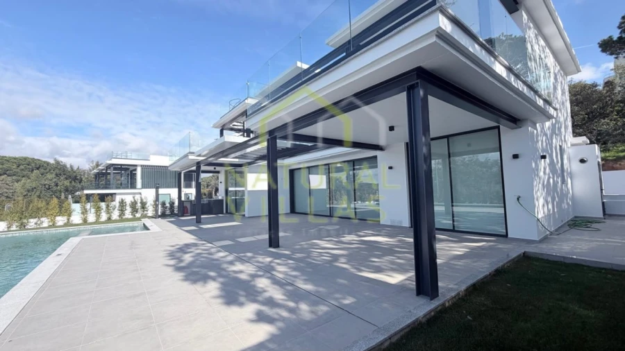 Moradia T4 para Venda em Albufeira e Olhos de Água Foto 3