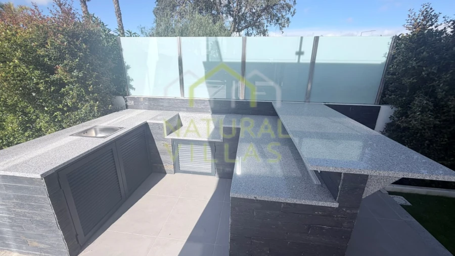 Moradia T4 para Venda em Albufeira e Olhos de Água Foto 5