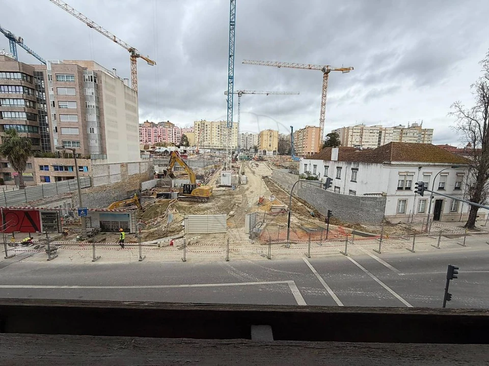 Apartamento T1 para Arrendamento em Lumiar Foto 13