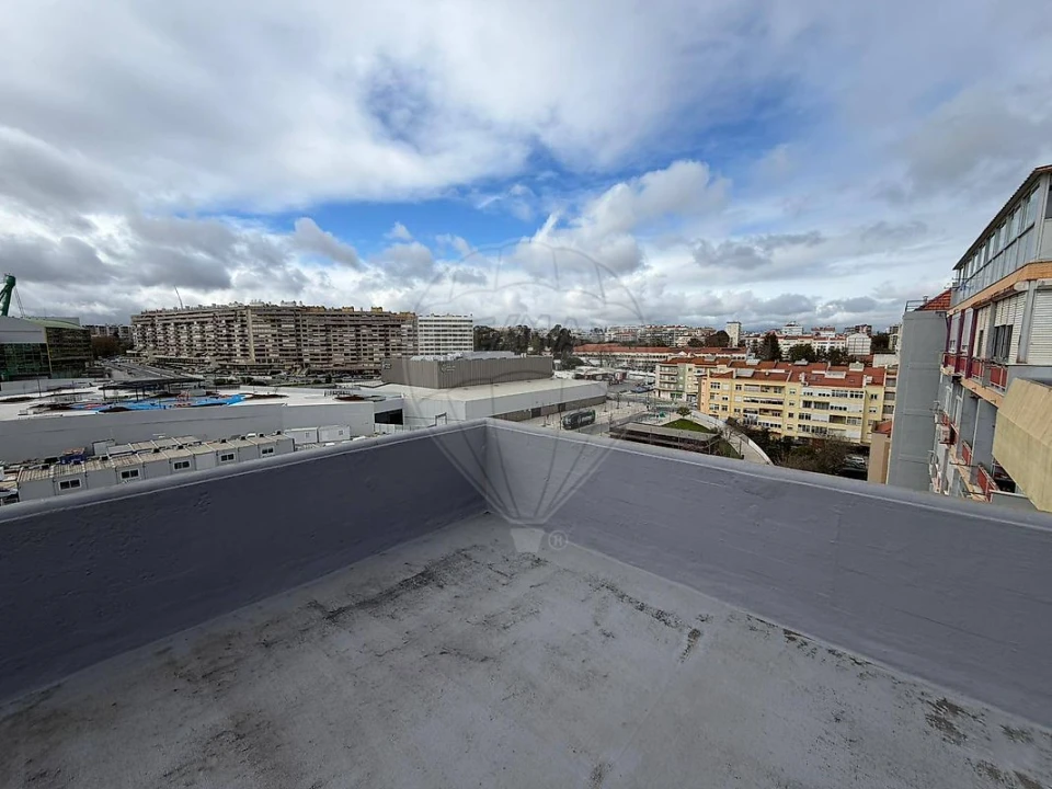 Apartamento T1 para Arrendamento em Lumiar Foto 4