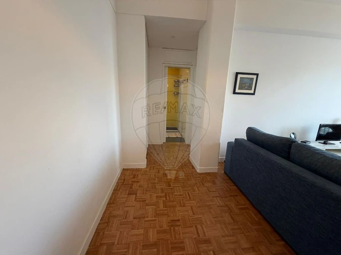 Apartamento T1 para Arrendamento em Lumiar Foto 10