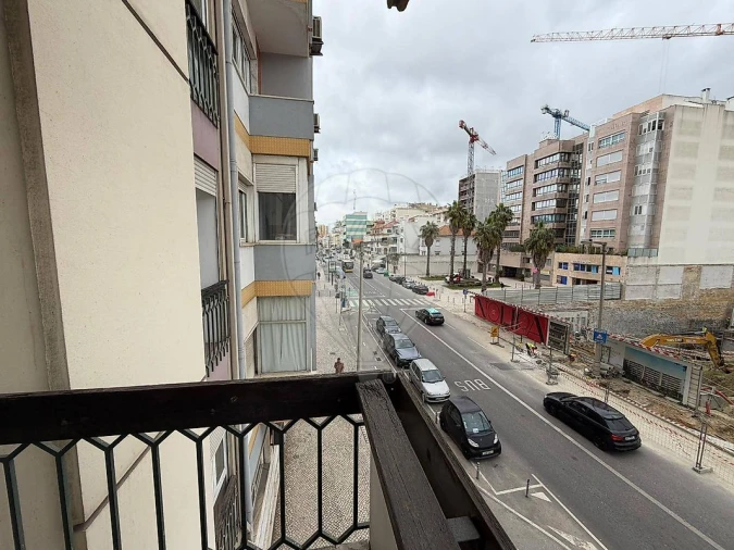 Apartamento T1 para Arrendamento em Lumiar Foto 16