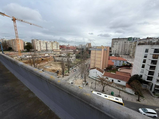 Apartamento T1 para Arrendamento em Lumiar Foto 5