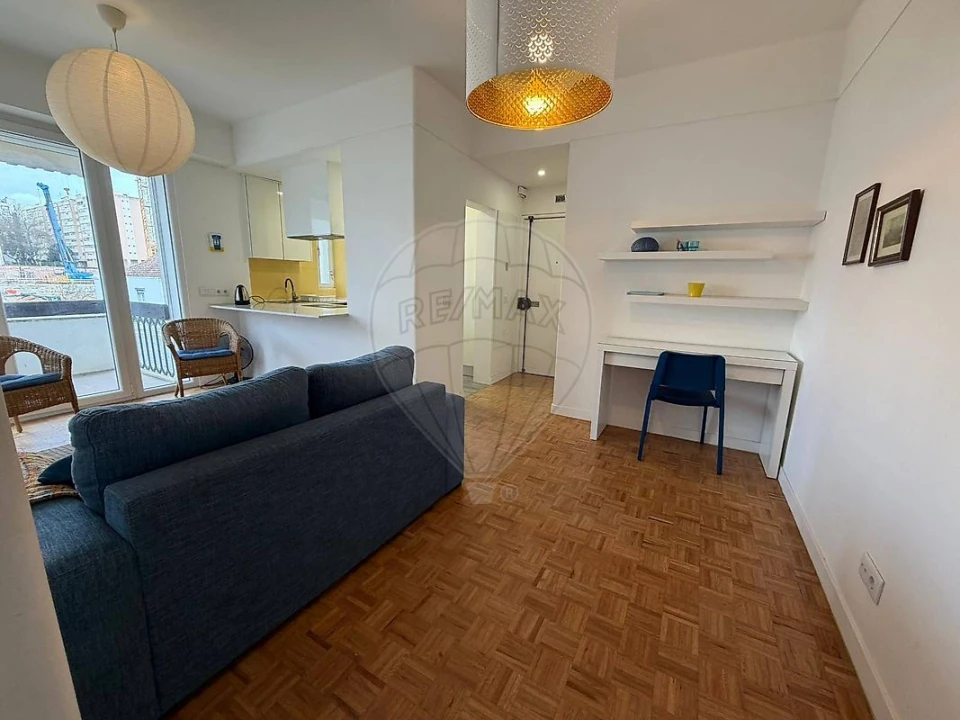 Apartamento T1 para Arrendamento em Lumiar Foto 11